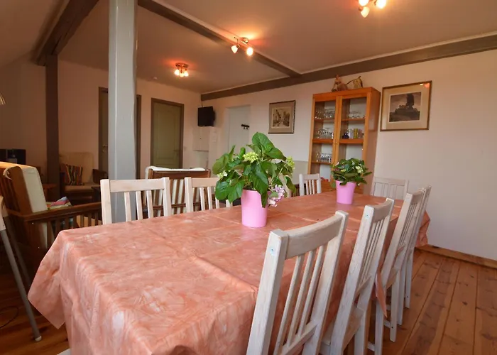 In Ardennes With Scenic Garden Apartment